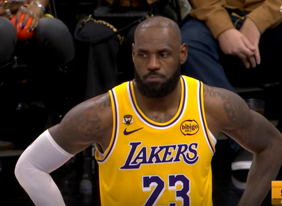 MK体育官网-灾难！詹皇当卧底，13秒内失误+不防守葬送湖人，东契奇带不动他