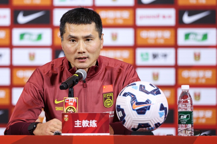 MK体育-邵佳一：国足下期集训会选U23球员，但踢不上联赛的肯定不行！